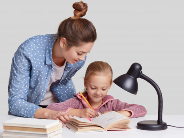 শিশুর পড়াশোনায় মনোযোগ বাড়ানোর উপায়