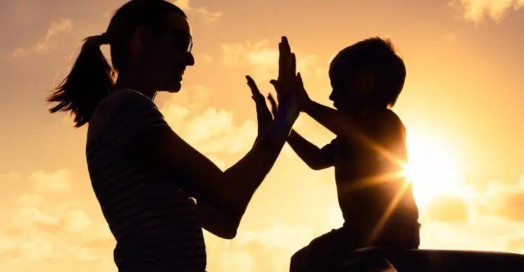 শিশুর সঙ্গে বন্ধুত্বপূর্ণ সম্পর্ক গড়ার কৌশল