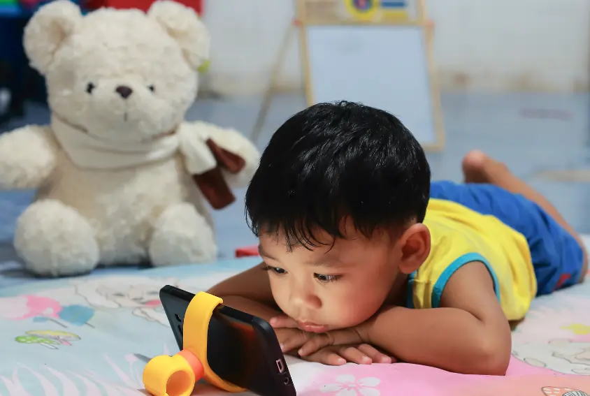 শিশুর স্ক্রিন টাইম নিয়ন্ত্রণ